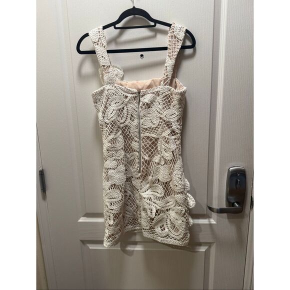 Elliatt Kyra Crochet Mini Dress Bridal Shower Bachelorette Wedding size M NWT - Picture 7 of 8